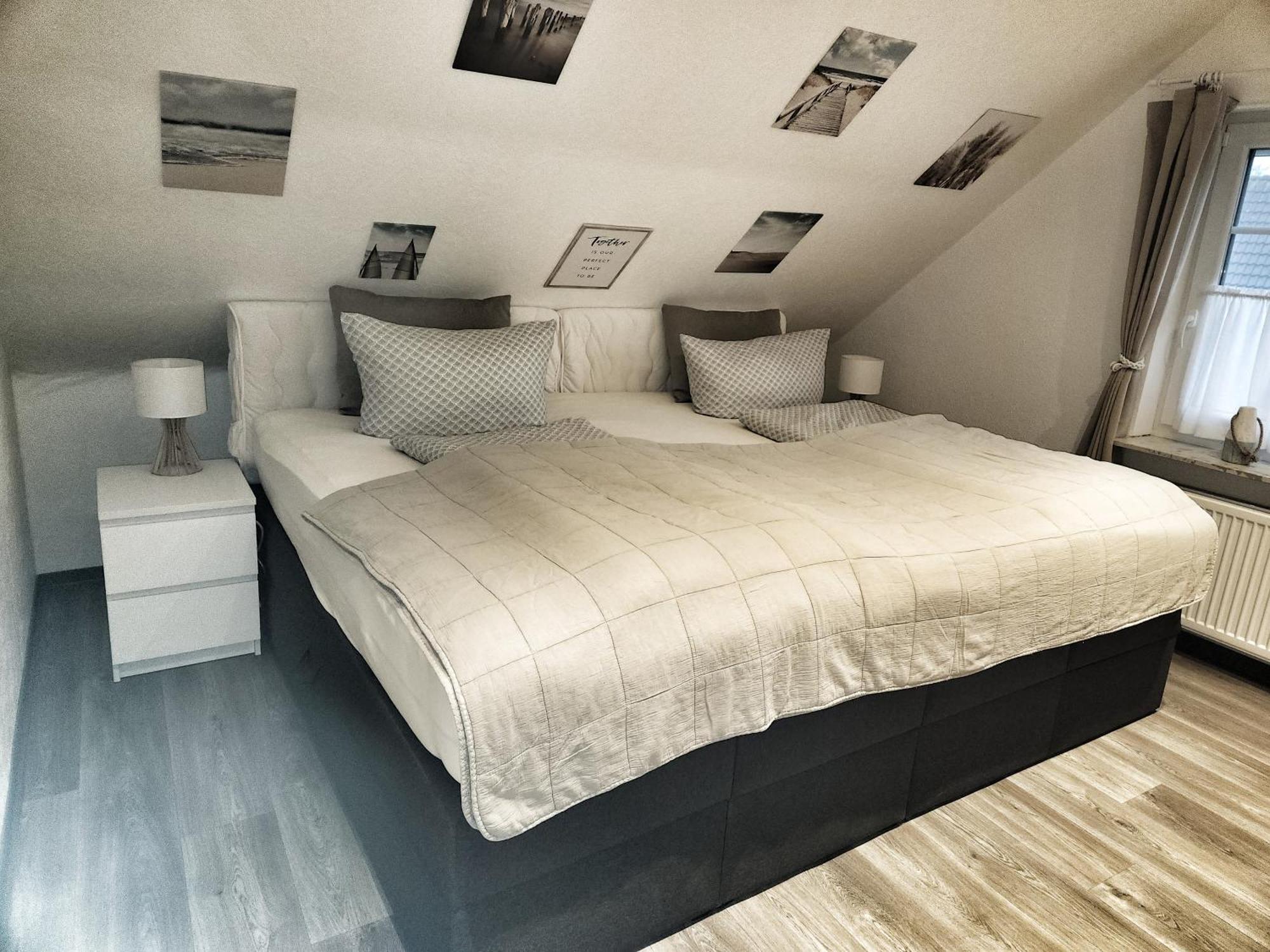 Nordsee Anker Unsere Moderne 87 Qm Ferienwohnung Mit Zwei Schlafzimmer In Norden Ortsteil Ostermarsch Exterior photo